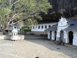 Dambulla - temple rupestre