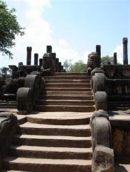 Polonnaruwa - escalier Salle du Conseil