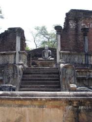 Polonnaruwa - vatadage Bouddha cardinal