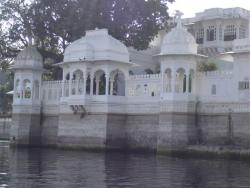 Udaipur - Lac pichola - rives